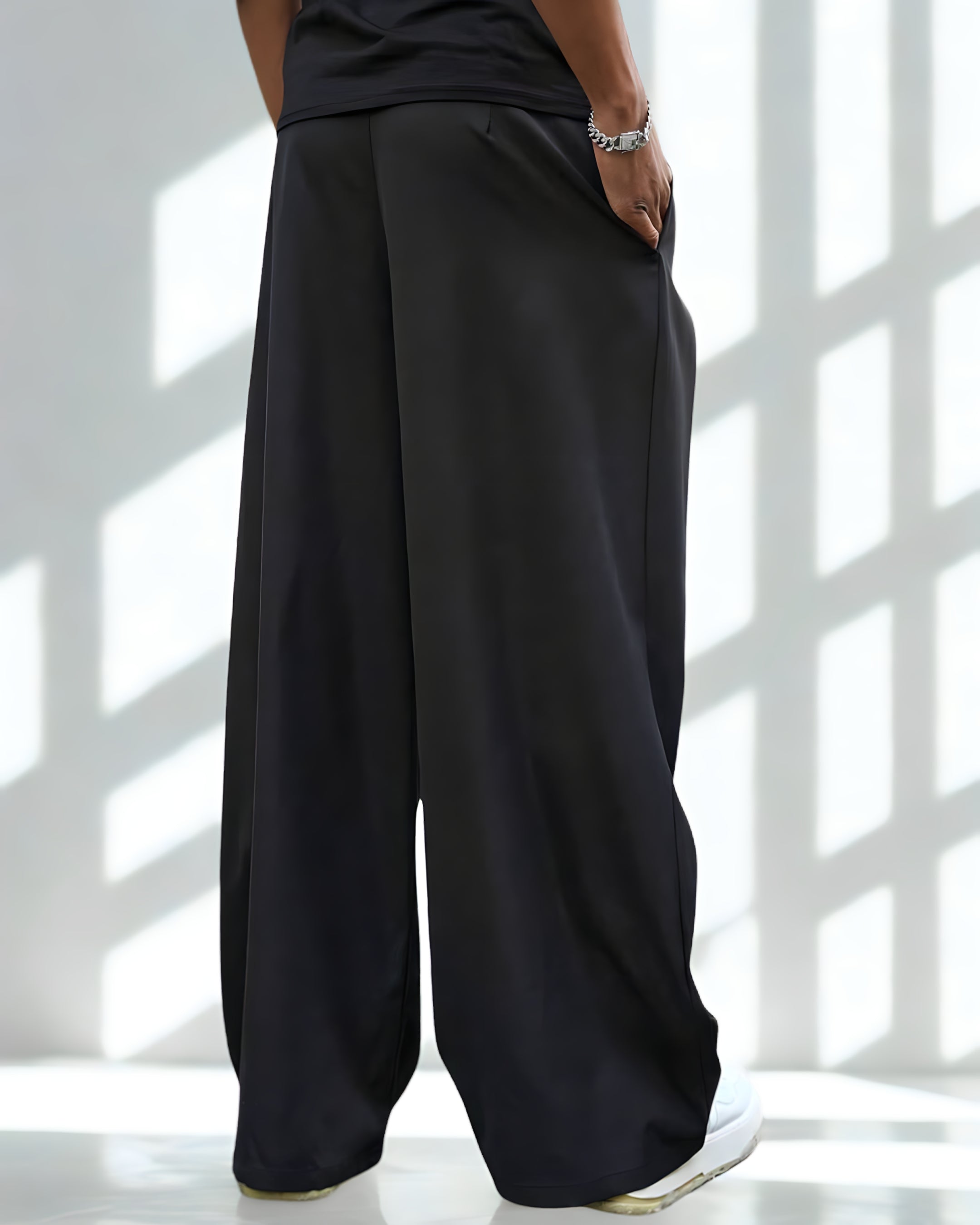Pantalon Large - Style Japonais – Avant-Garde Urbain - Noir Vibe Co. 