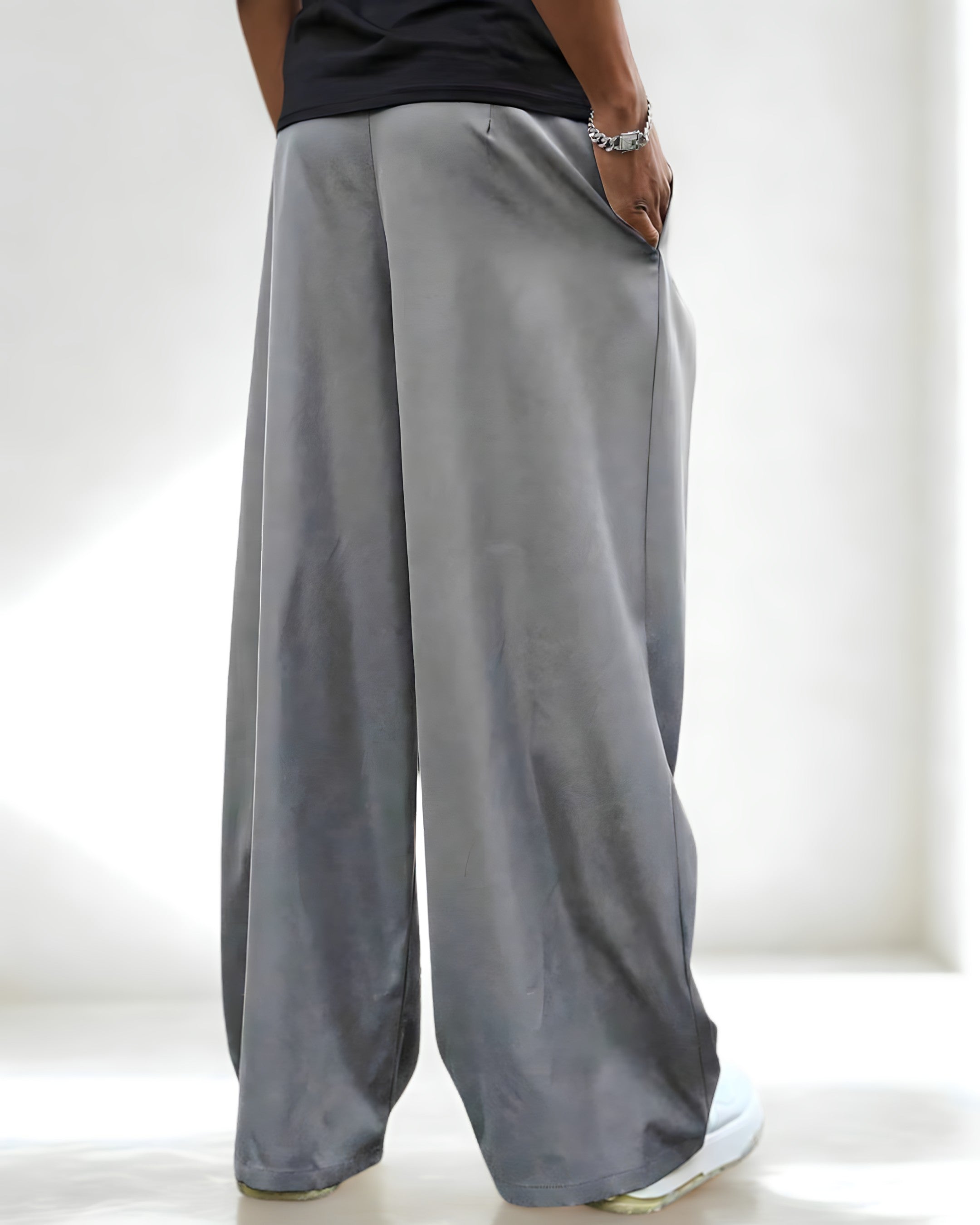 Pantalon Large - Style Japonais – Avant-Garde Urbain - Noir Vibe Co. 